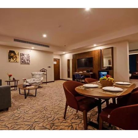 ג'דה Sunday Emerald Hotel מראה חיצוני תמונה