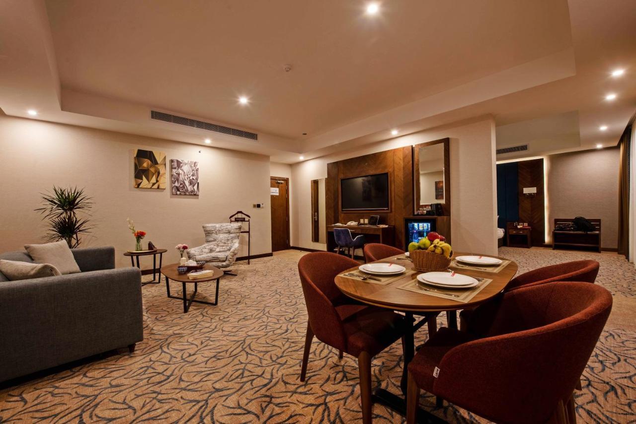 ג'דה Sunday Emerald Hotel מראה חיצוני תמונה