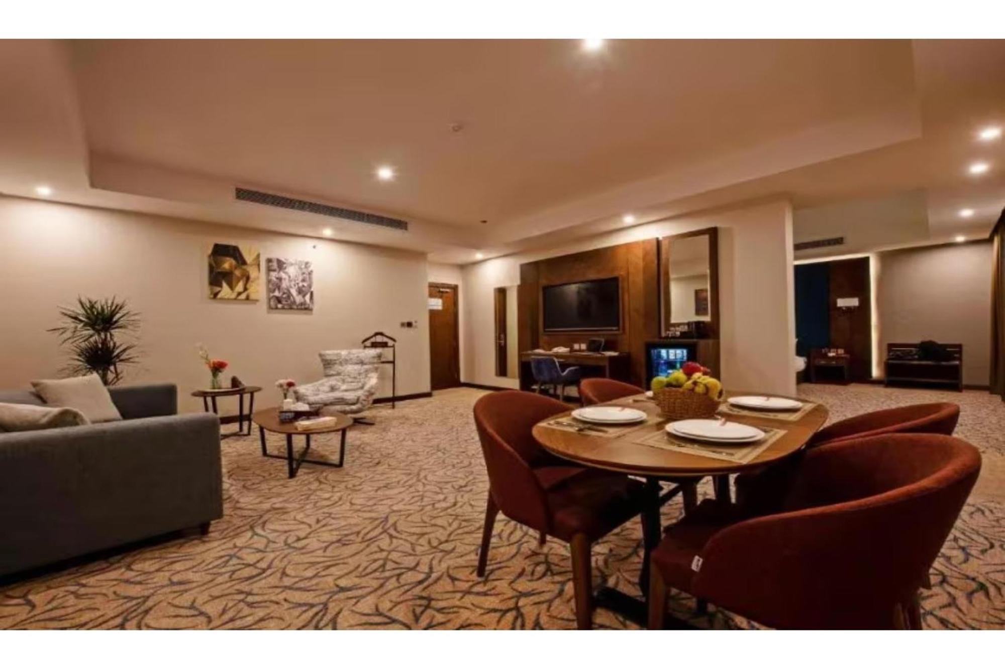 ג'דה Sunday Emerald Hotel מראה חיצוני תמונה