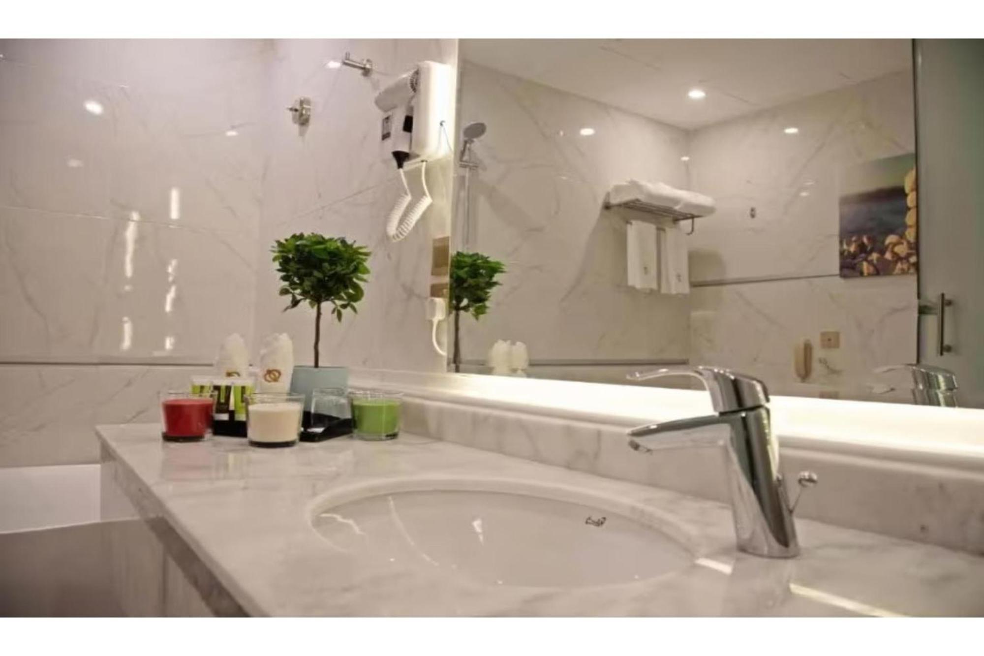 ג'דה Sunday Emerald Hotel מראה חיצוני תמונה